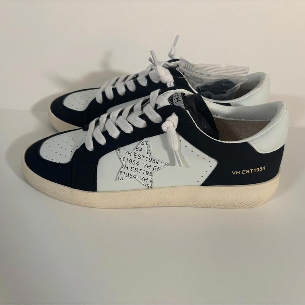 Vintage Havana Gala Sneakers White Black Multi Star Design Size 8 Women’s
